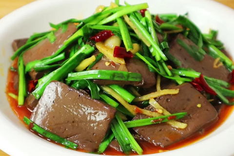 Fried duck blood with chives